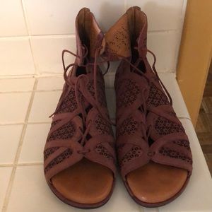 NWOT Gentle Souls—Kenneth Cole